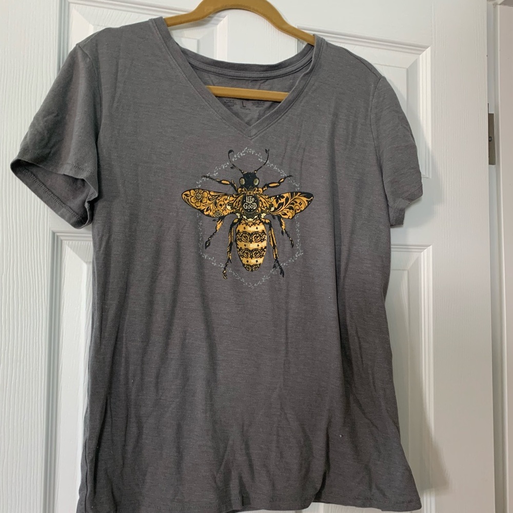 Life is good T-shirt honeybee V-neck